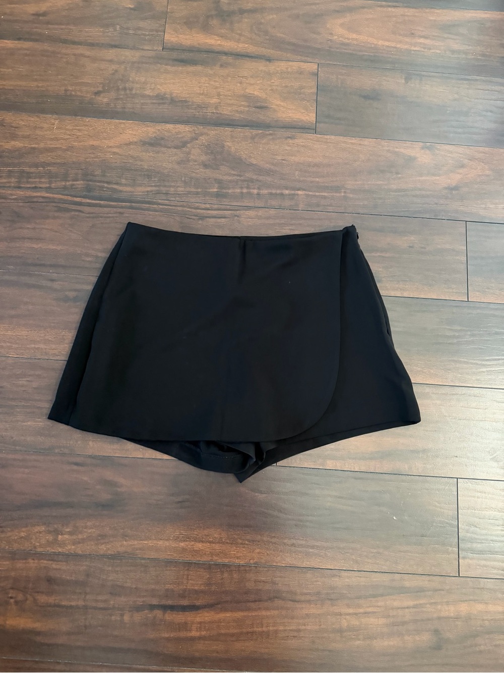 Women’s Loft Black Skort Shorts